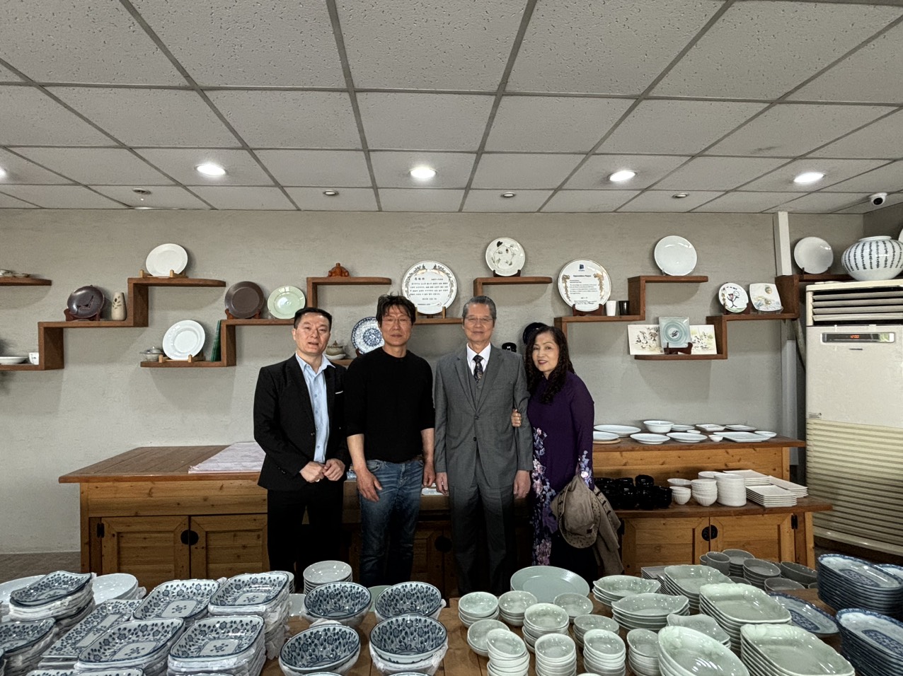 Thái Dương Gia tham quan nhà máy Sambo tại Hàn Quốc