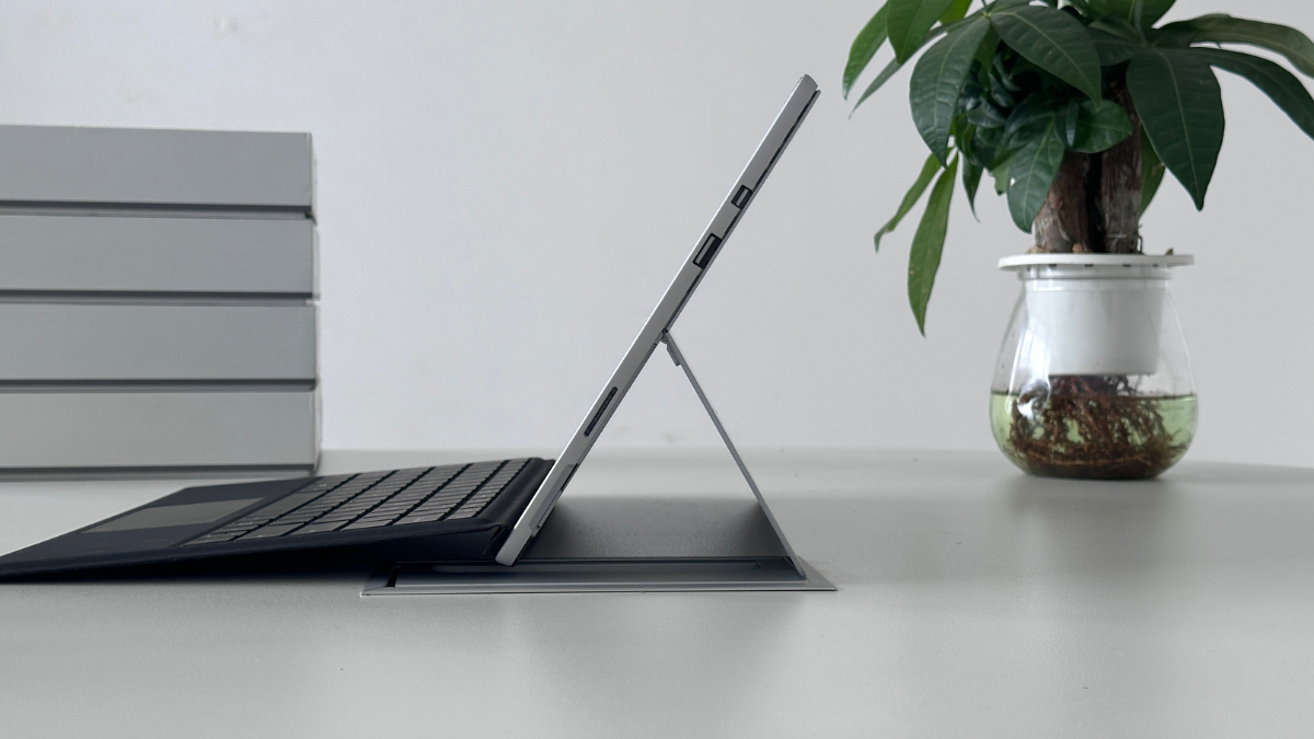 surface pro 5 LTE i5 8gb 256gb