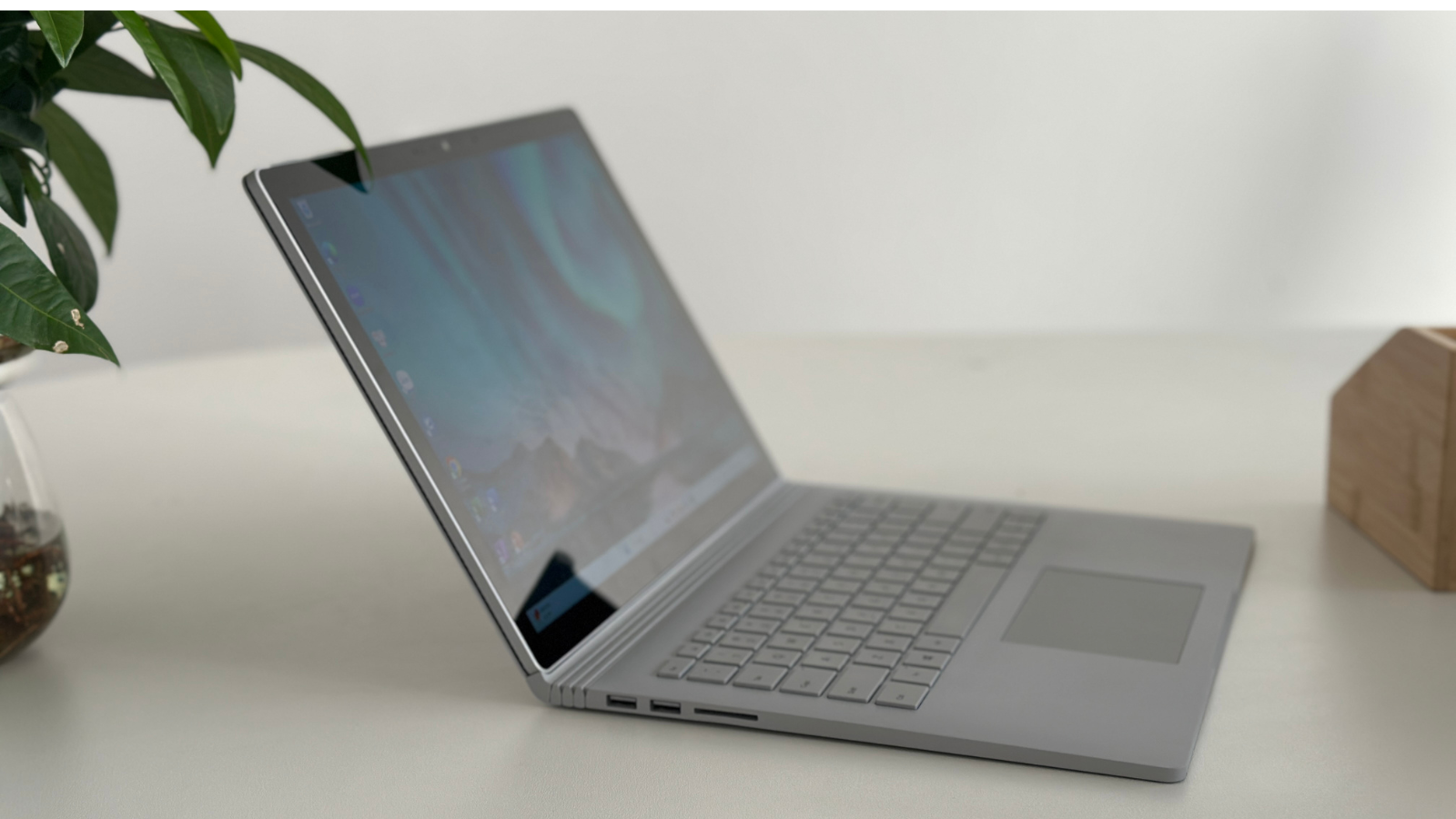 máy tính surface book 2