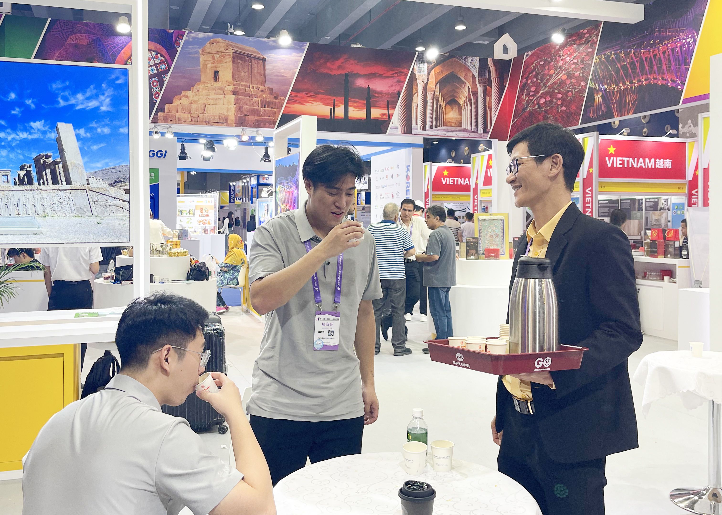 cà phê Việt Nam, cà phê mê trang, cà phê robusta, cà phê arabica, cà phê hạt, cà phê pha máy, cà phê bột, cà phê sạch, cà phê cao cấp, cà phê hòa tan, cà phê hút chân không, cà phê đặc sản, cà phê chế biến ướt, OEM coffee, ODM coffee