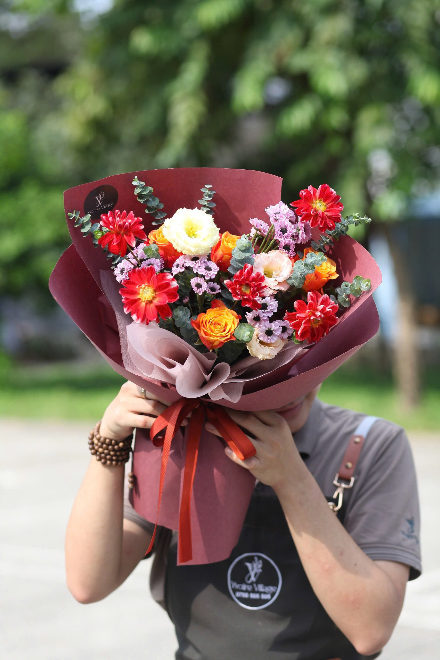 Mẫu bó hoa HB09 tặng thầy cô nhân ngày 20/11 ý nghĩa | Yvoire Flowers