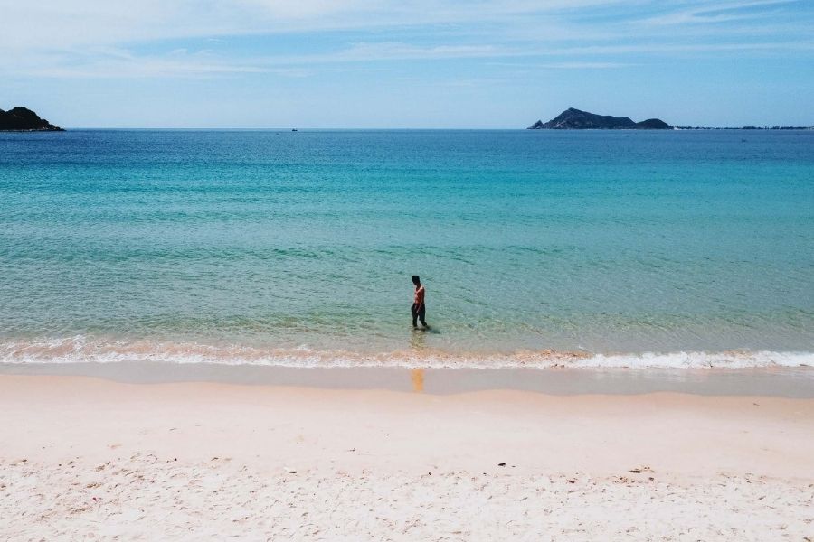 Nét đẹp của bãi biển Vịnh Hòa