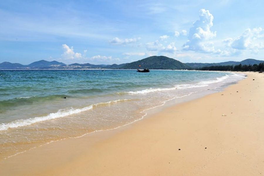 Du lịch biển Vịnh Hòa vào tháng 1 - tháng 8