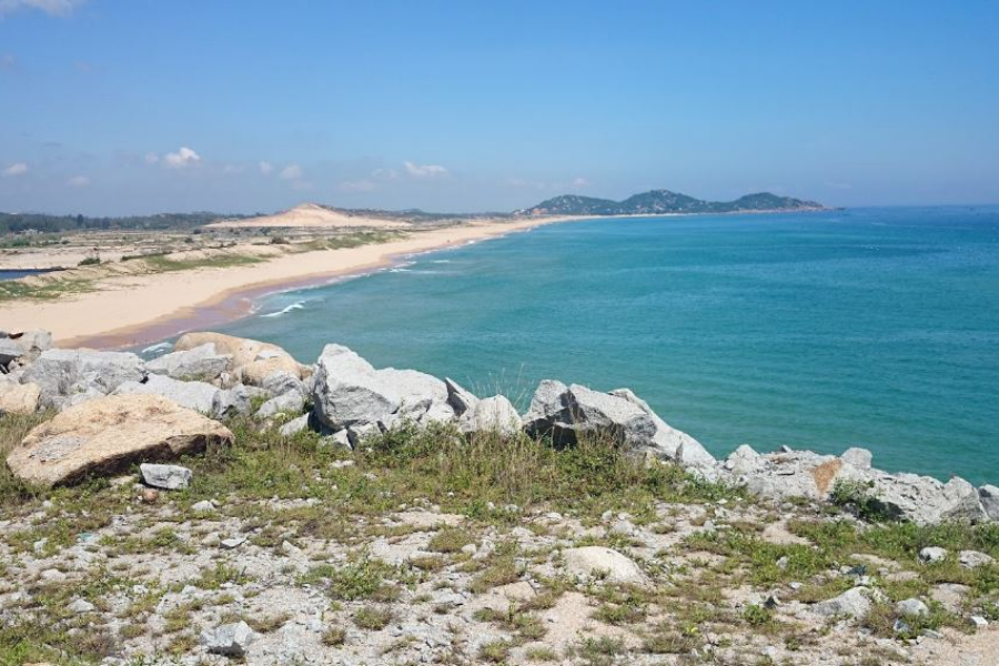 Nên tới Bãi Gốc Phú Yên vào mùa khô từ tháng 1 đến tháng 8