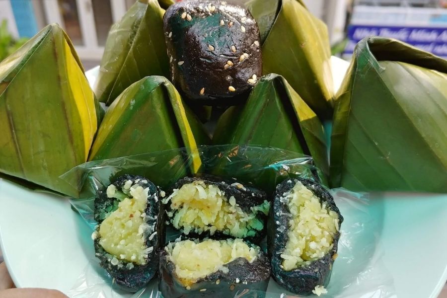 Mua bánh gai tại các quán ở miền Trung là chuẩn vị nhất