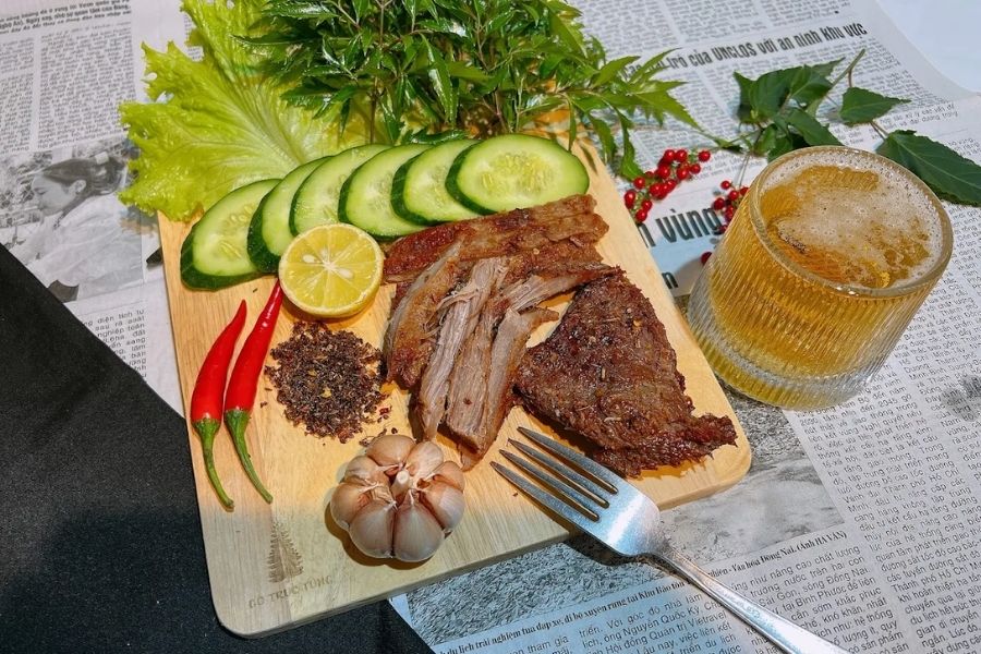 Quán bán bò một nắng muối kiến vàng Phú Yên ngon