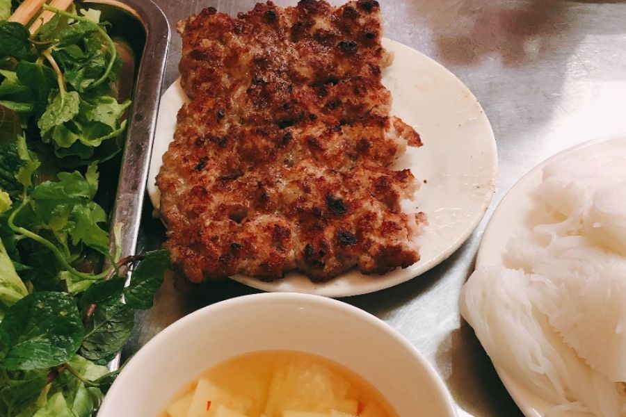 Quán bún chả quạt Ninh Bình