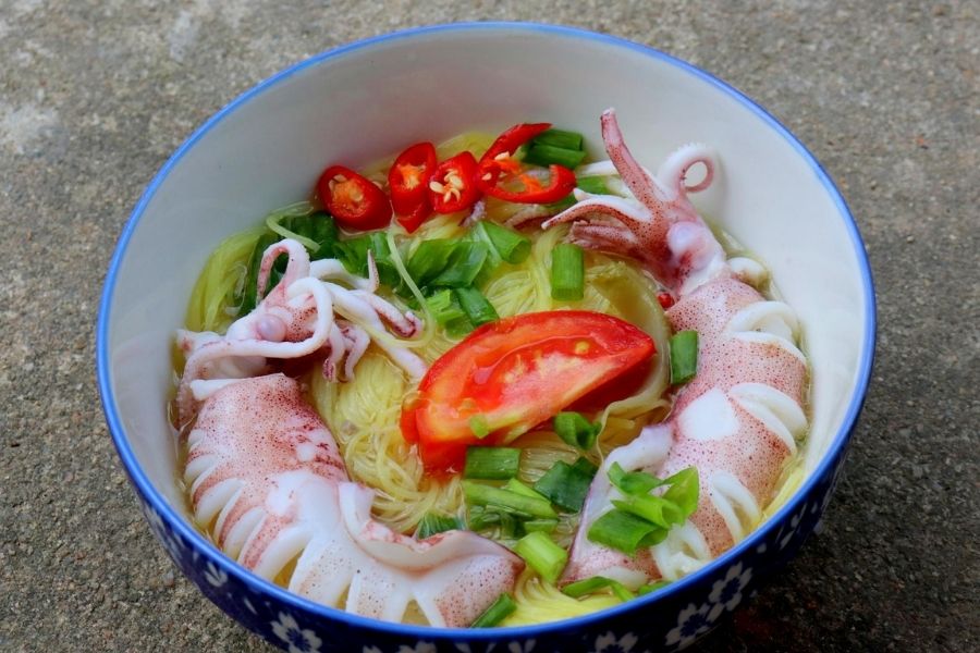 Đặc sản bún mực Phú Yên