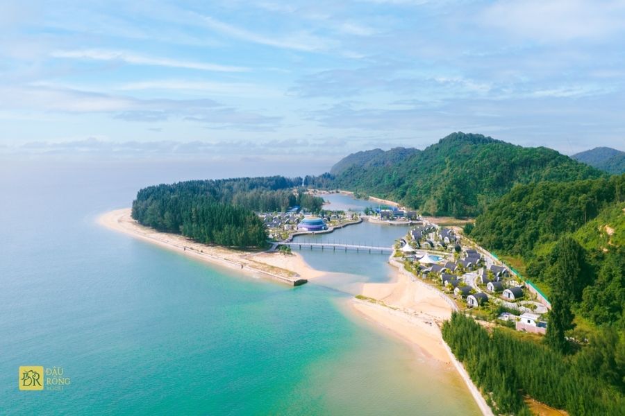 Bãi tắm Đầu Rồng đảo Cái Chiên