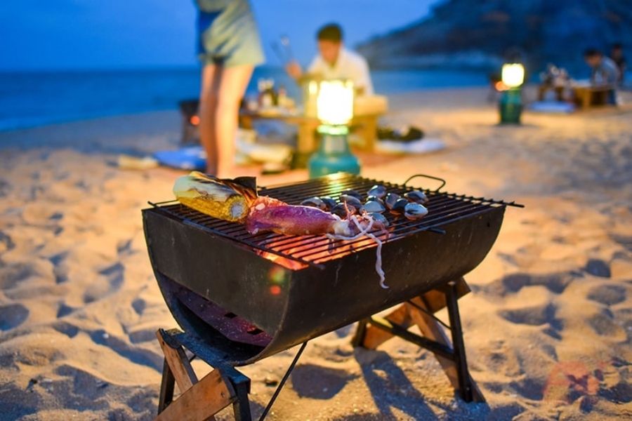 Tổ chức tiệc BBQ trên đảo Cái Chiên
