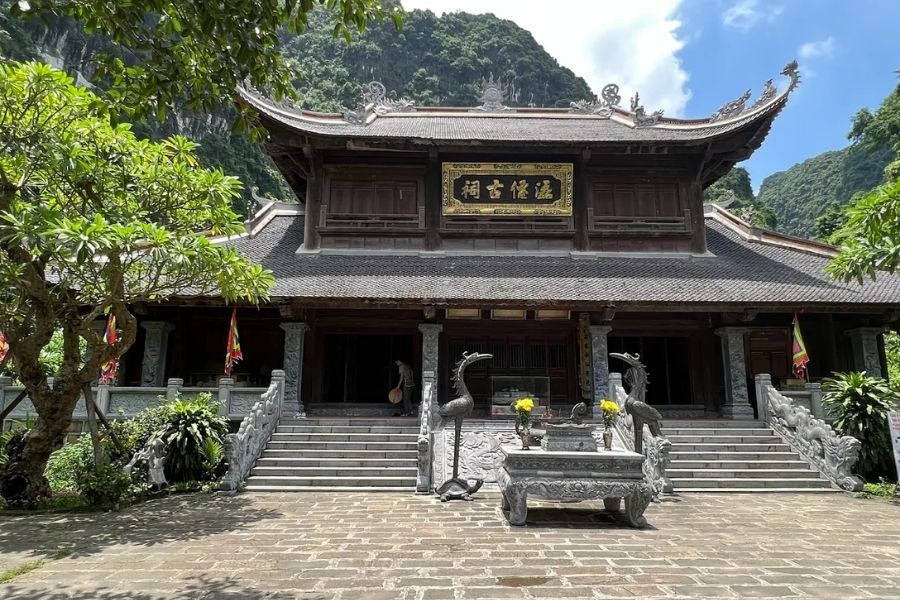 Kiến trúc của đền Suối Tiên