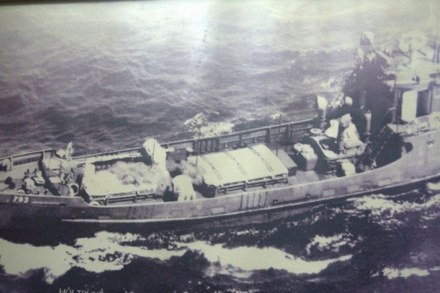 Di tích bến tàu Không số Vũng Rô Phú Yên