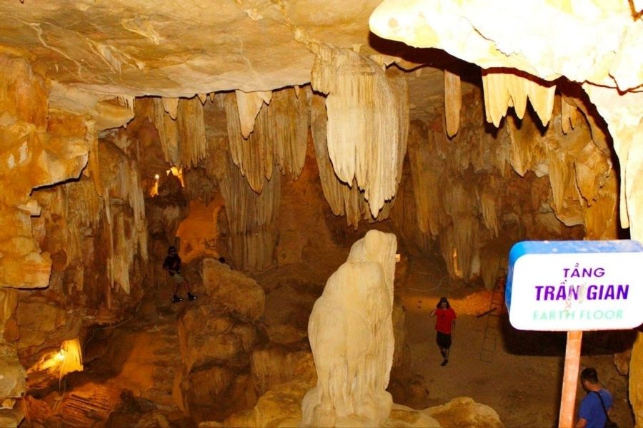 Tầng Trần Gian động Vái Giời