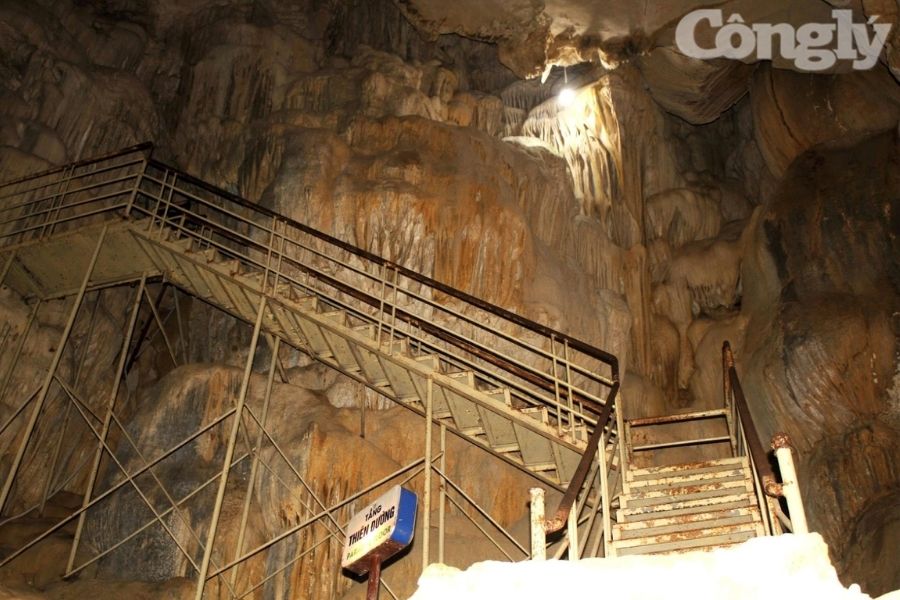 Tầng Thiên Đường động Vái Giời