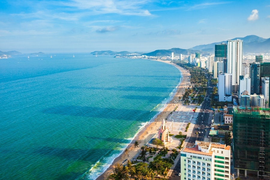Nha Trang biển xanh cát trắng nắng vàng