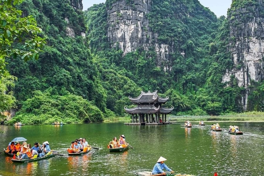 Khám phá hành cung Vũ Lâm mùa nào đẹp nhất?