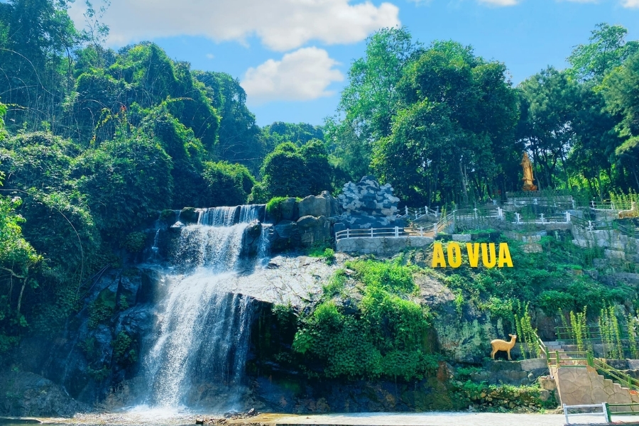 Khu du lịch Ao Vua Ba Vì