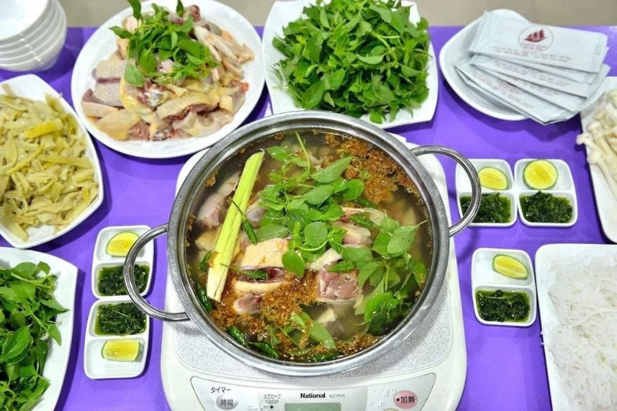 Quán lẩu gà lá é ngon khu vực Ba Đình Hà Nội