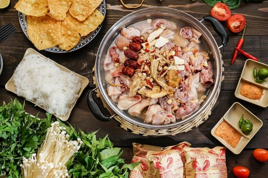 Quán lẩu gà lá é ngon khu vực Hoàng Mai Hà Nội