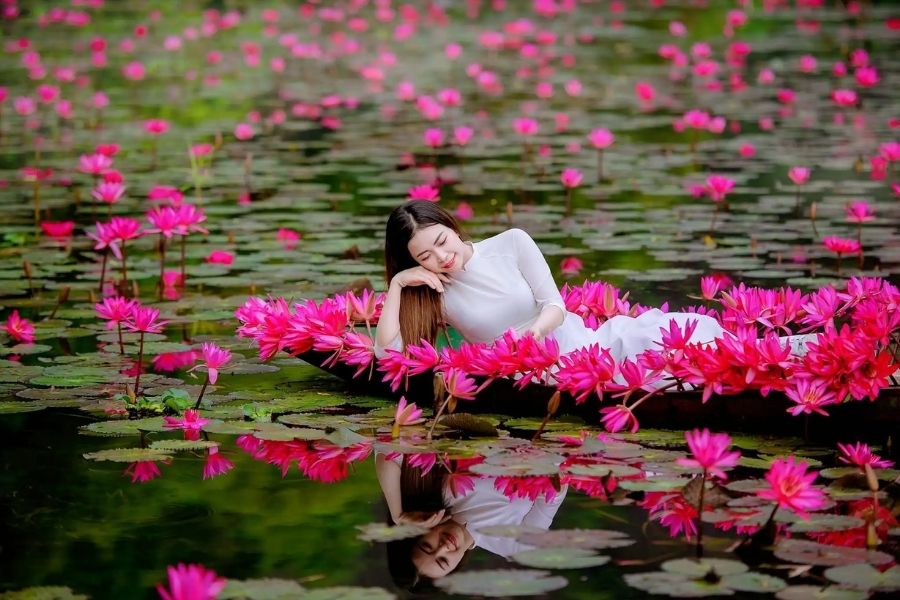 Check-in hồ súng Thung Nắng