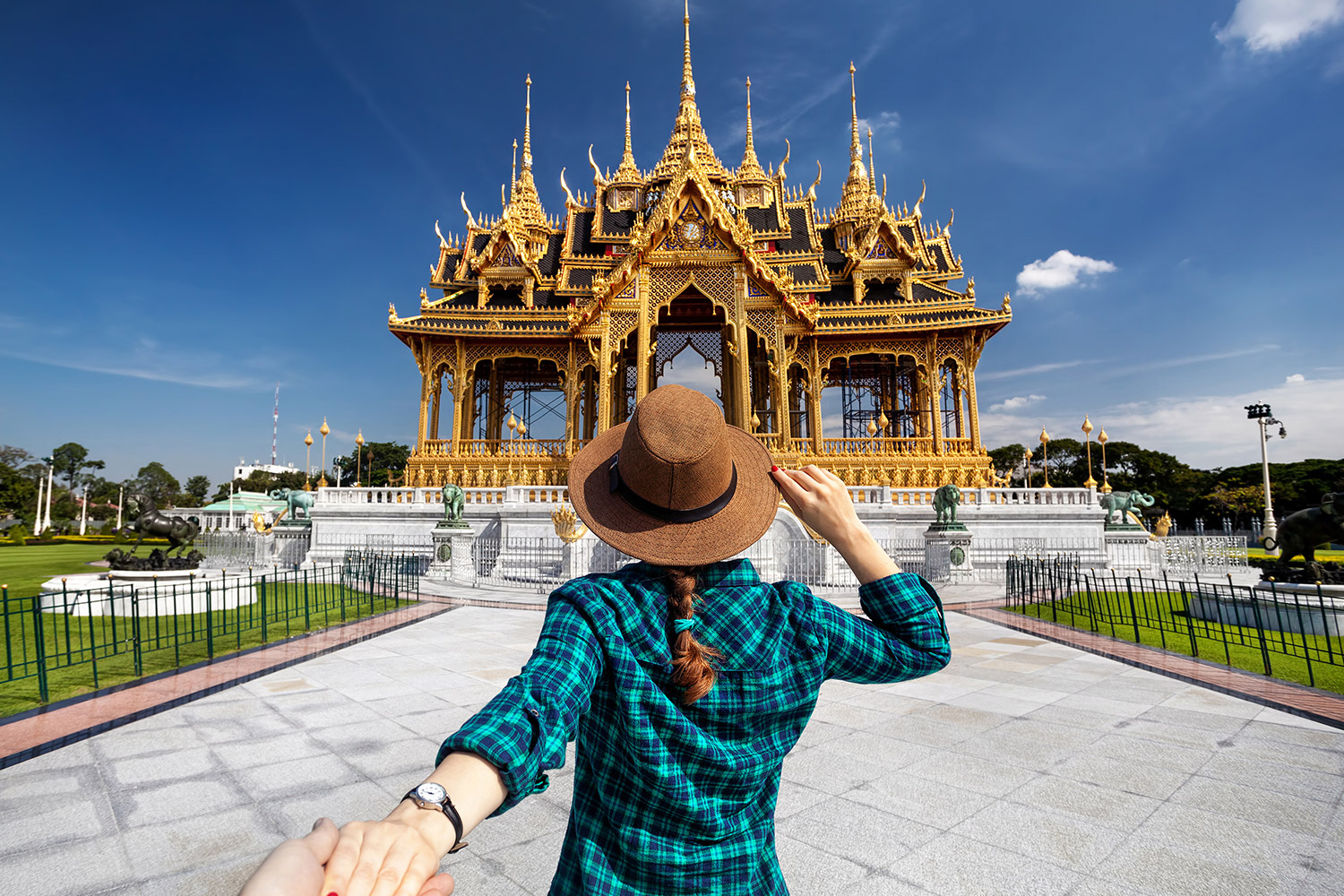 Khám Phá Xứ Chùa Vàng Theo Tour