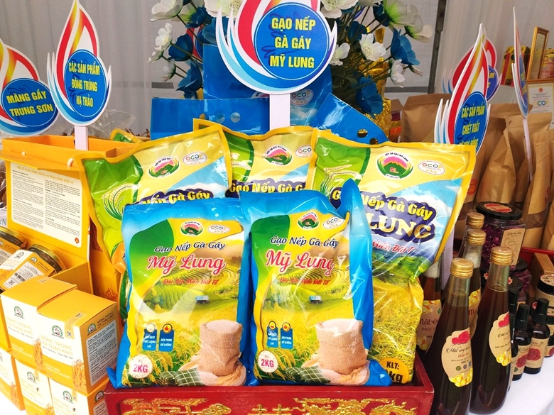 dac-san-3-mien-nep-huong