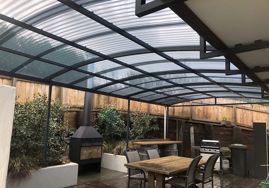 Quán cà phê sân vườn lắp đặt tấm lợp lấy sáng thông minh Olympic