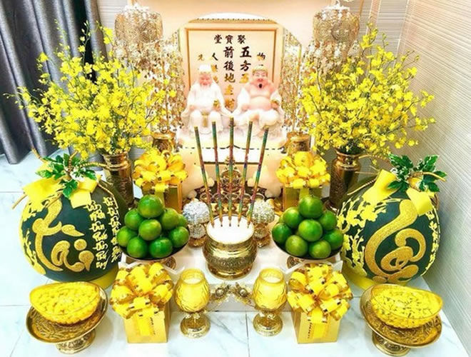 Bàn Thờ Cắm Hoa Mai Gốm Sứ Phúc Lộc Viên Minh