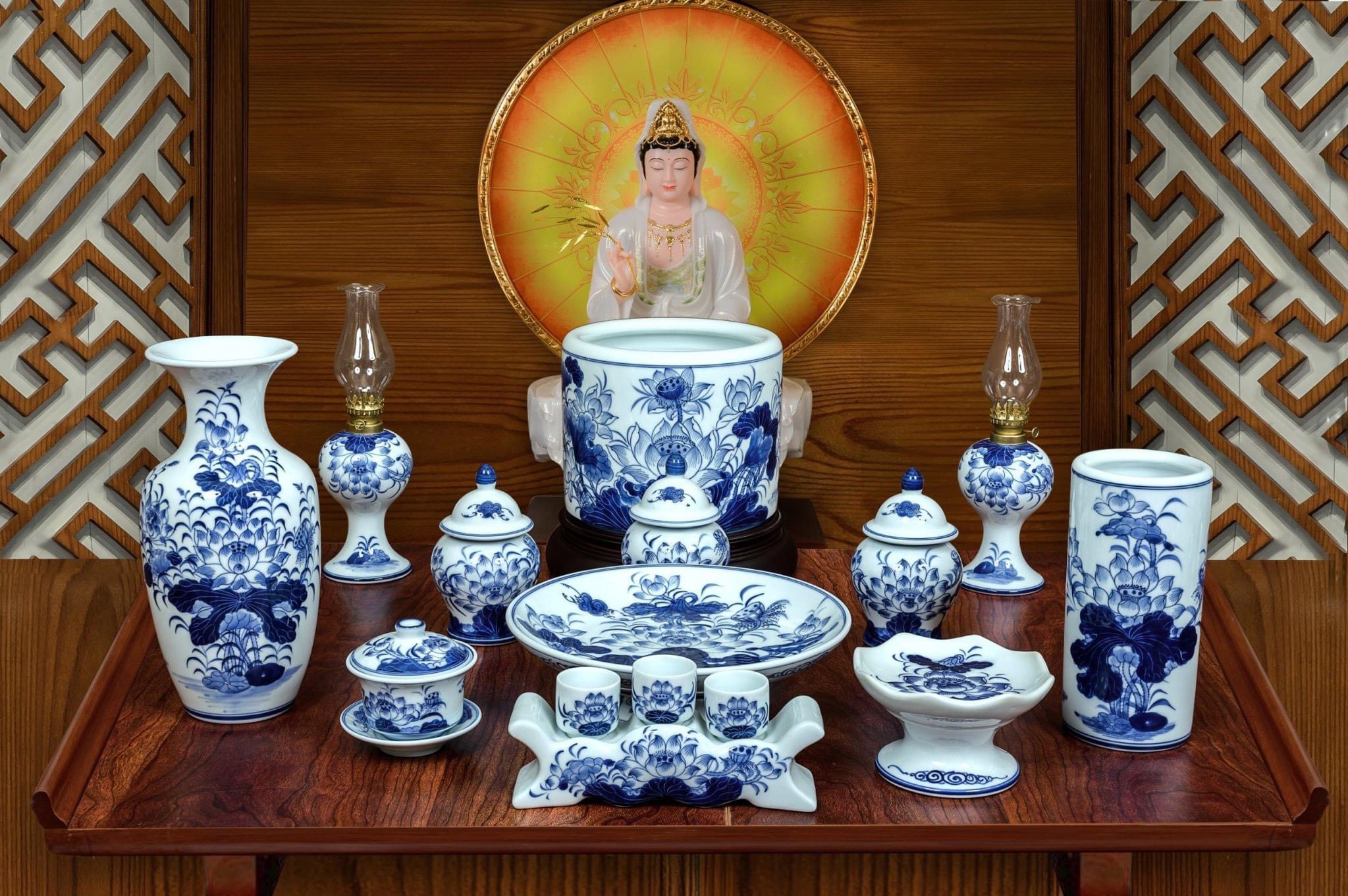 Cách Bài Trí Bát Sâm Trên Bàn Thờ Gia Tiên - Gốm Sứ Phúc Lộc Viên Minh