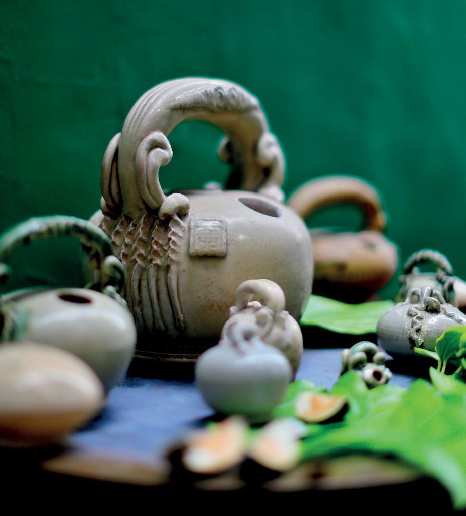 Đặc Điểm Ông Bình Vôi - Nét Đẹp Dân Gian Việt - Gốm Sứ Bát Tràng