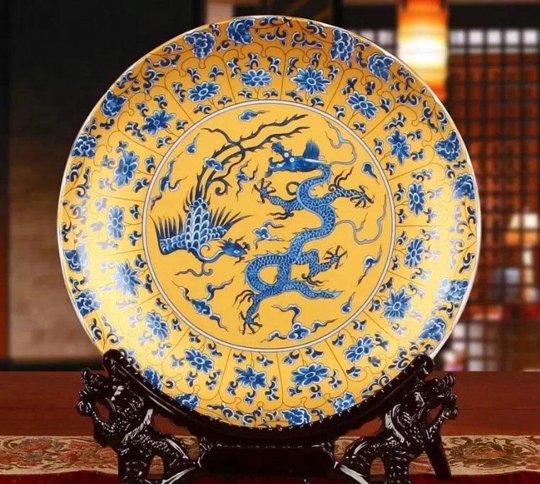 Đĩa Trang Trí Gốm Sứ Bát Tràng Cho Người Mệnh Kim