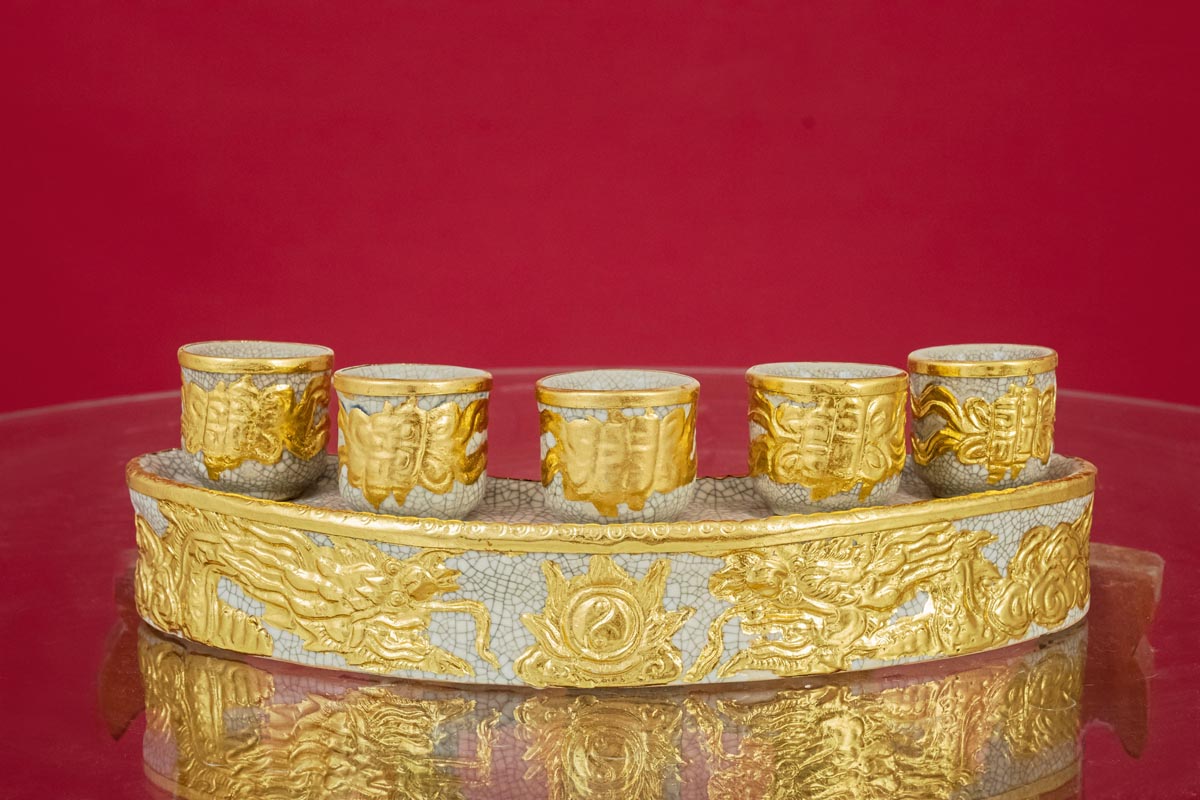 Kỷ Cong Men Rạn Đắp Nổi Rồng Chầu Nguyệt - Gốm Sứ Bát Tràng Cao Cấp - Phúc Lộc Viên Minh