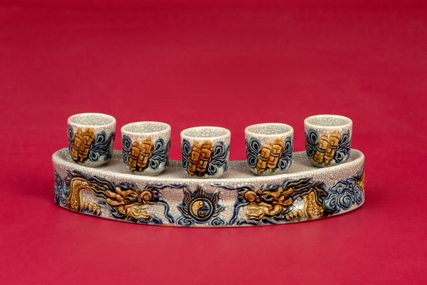 Kỷ Cong Rồng Chầu Nguyệt Men Rạn 5 Chén Bát Tràng - Phúc Lộc Viên Minh