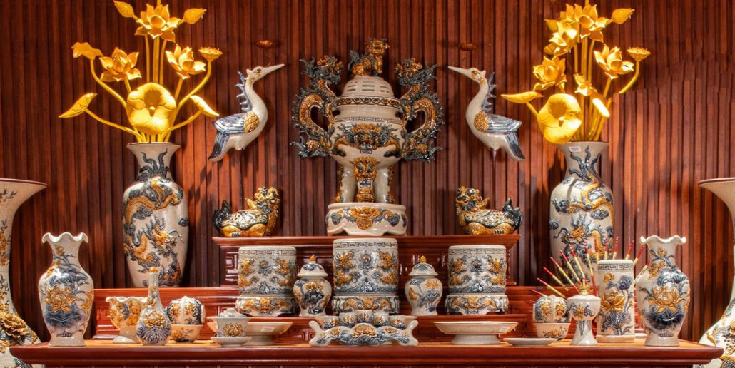 Màu Sắc Gốm Sứ Thờ Cúng Hợp Người Mệnh Thổ - Phúc Lộc Viên Minh