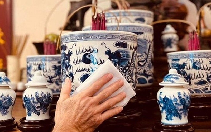 Những Điều Kiêng Kỵ Khi Lau Dọn Ban Thờ - Gốm Sứ Phúc Lộc Viên Minh