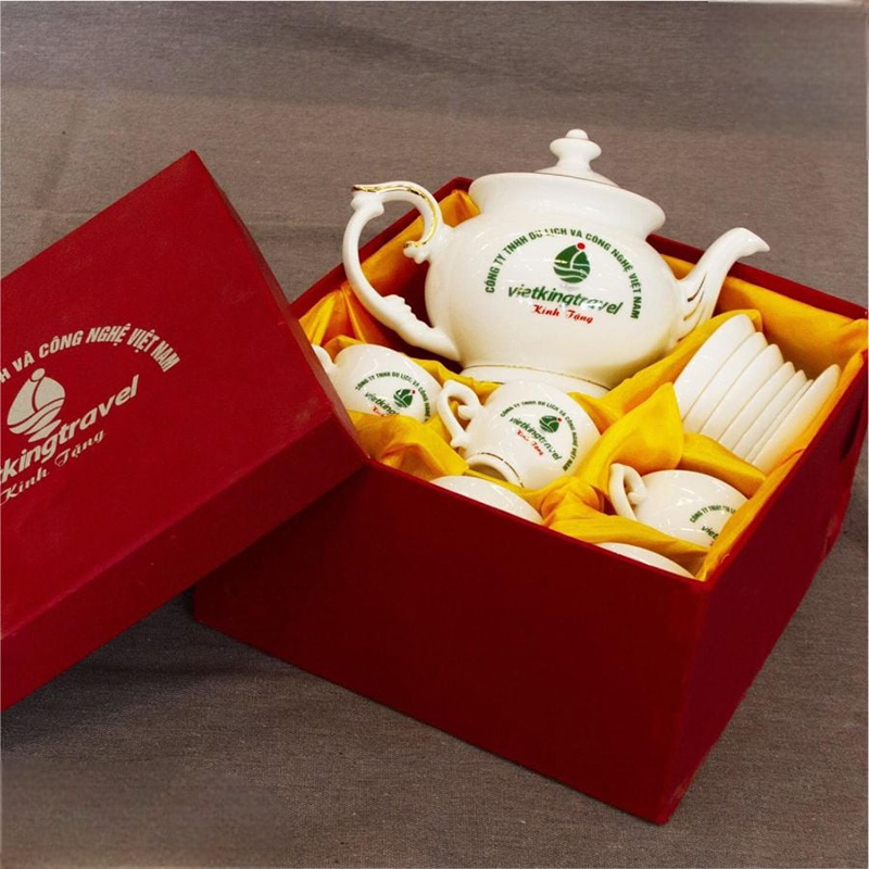 Những Yếu Tố Tạo Nên Giá Trị Của Bộ Ấm Chén Gốm Sứ Quà Tặng - Phúc Lộc Viên Minh