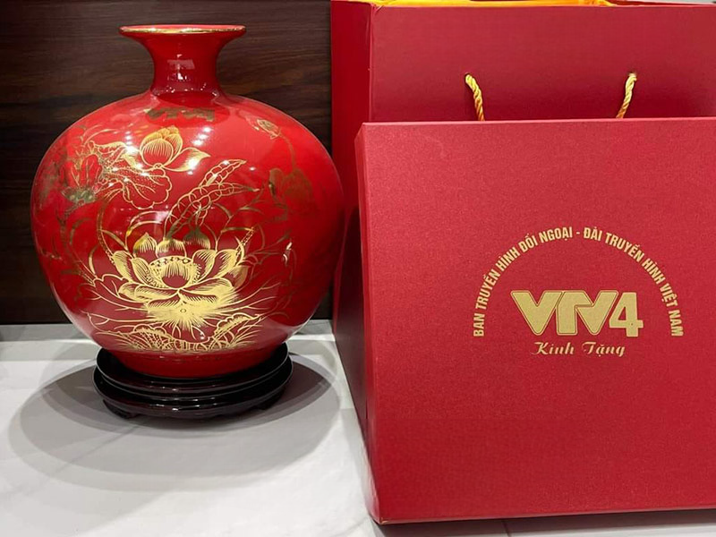 Vai Trò Của Màu Sắc Trong Quà Tặng Gốm Sứ Và Nhận Diện Thương Hiệu - Gốm Sứ Cao Cấp