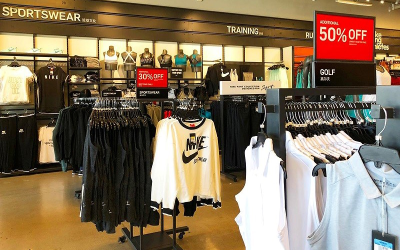 Hàng outlet là gì? Những lưu ý khi mua hàng outlet