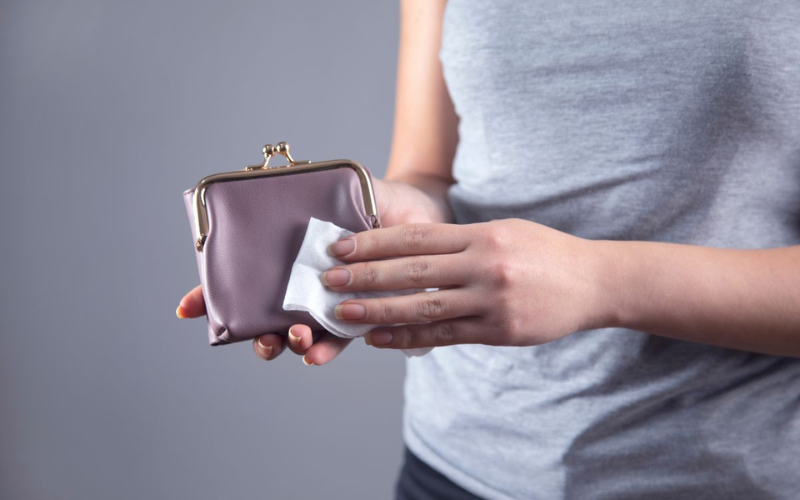 Cách Xử Lý Ví Da Bị Mốc: Giải Pháp Hiệu Quả Bạn Nên Biết