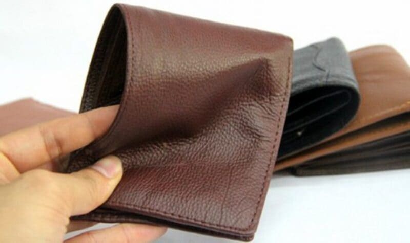 cách phân biệt ví da thật 2