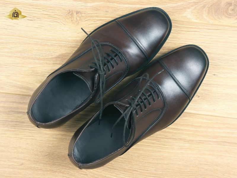 Giày Oxford + Quần Jean – Phong cách trẻ trung nhưng vẫn đẳng cấp