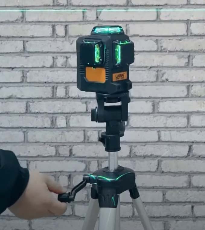 Địa chỉ bán máy cân bằng laser chính hãng 12 tia xanh, giá rẻ tại Hà Nội