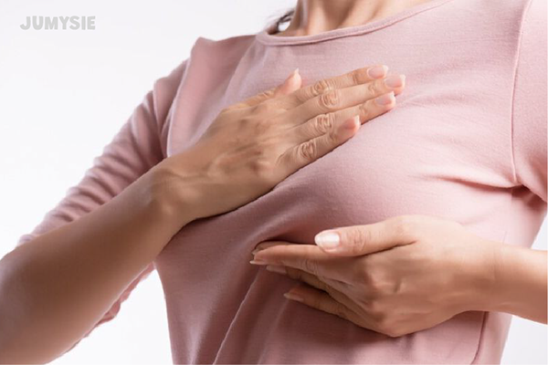 Nguyên nhân của tình trạng nứt cổ gà khi hút sữa