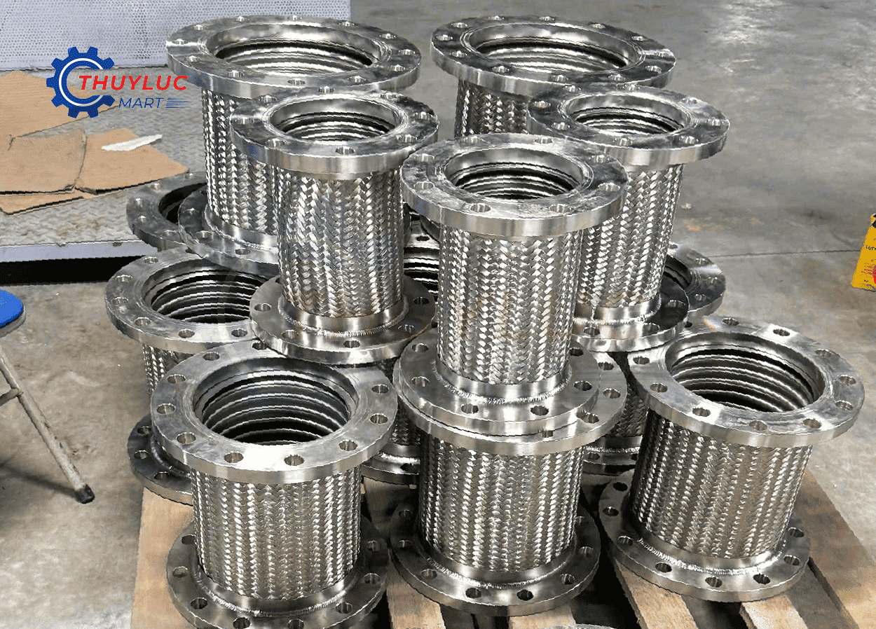 khớp nối mềm giãn nở inox 304 thành phẩm tại kho Thủy Lực Mart, đáp ứng yêu cầu chống rung cho hệ thống ống