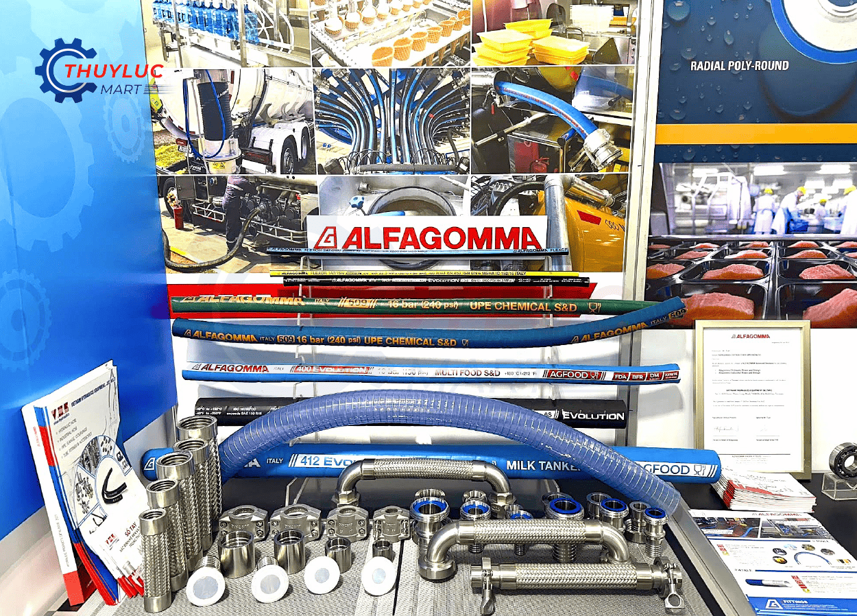 Cận cảnh ống Alfagomma Evolution và Milk Tanker cùng bộ phụ kiện inox 304/316L – ferrule, clamp, union, elbow – trưng bày tại Vietfood & Beverage 2025.