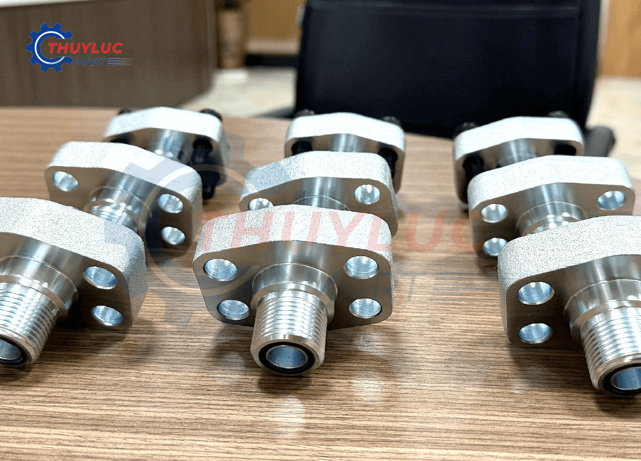 mặt bích nguyên khối