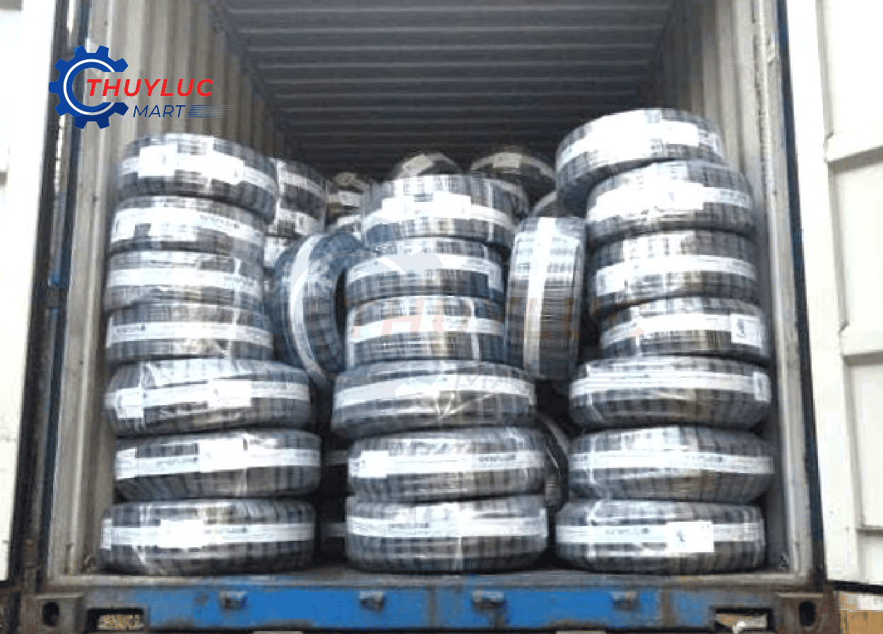 Cont 40 chứa đầy ắp gần 47.500 mét ống mềm Qingflex chính hãng