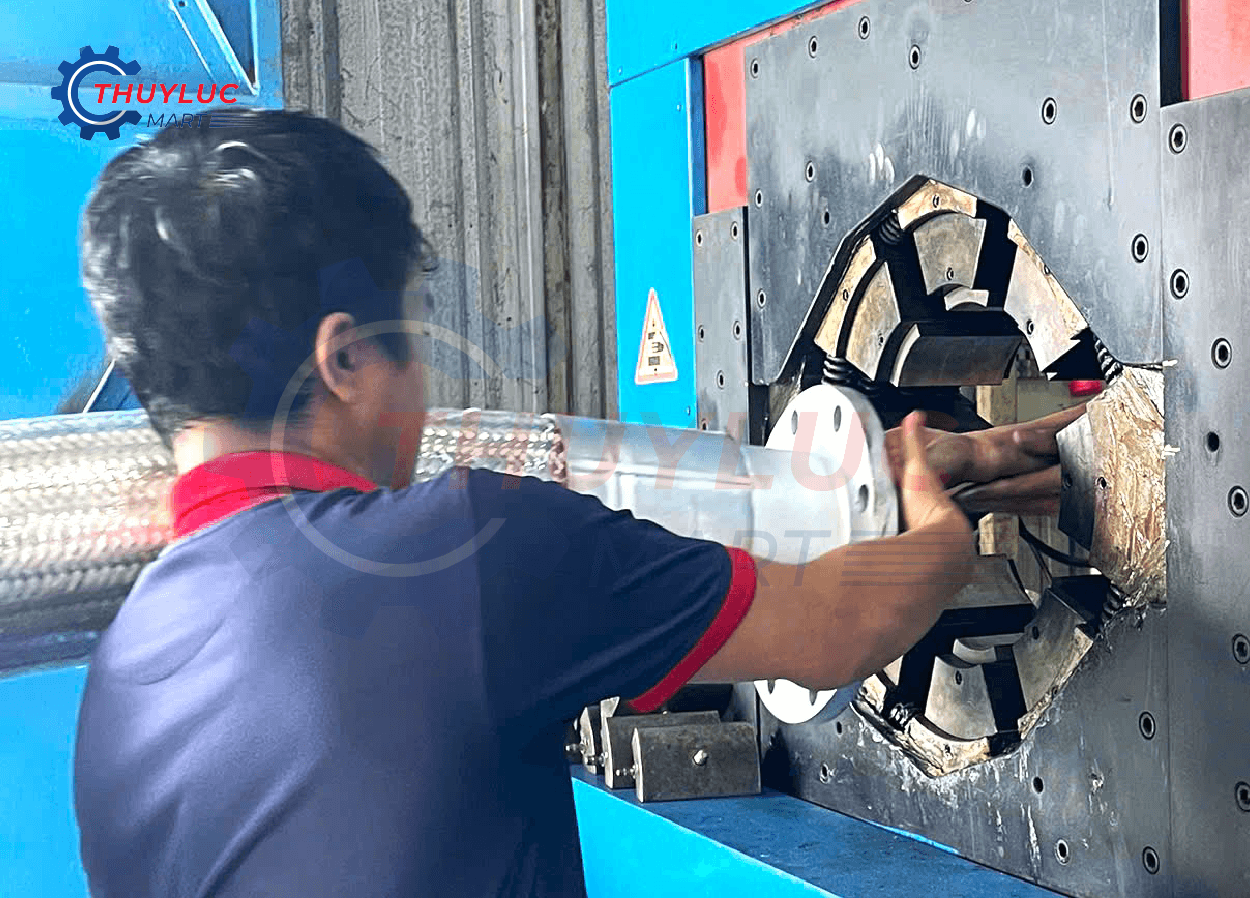 gia công tuy ô công nghiệp