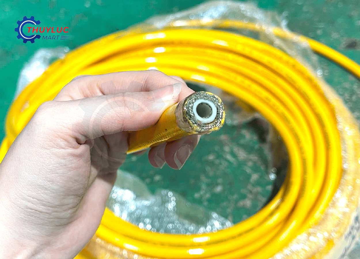 Cấu tạo lớp lõi và vật liệu gia cường bên trong ống thủy lực Sinopulse DN06