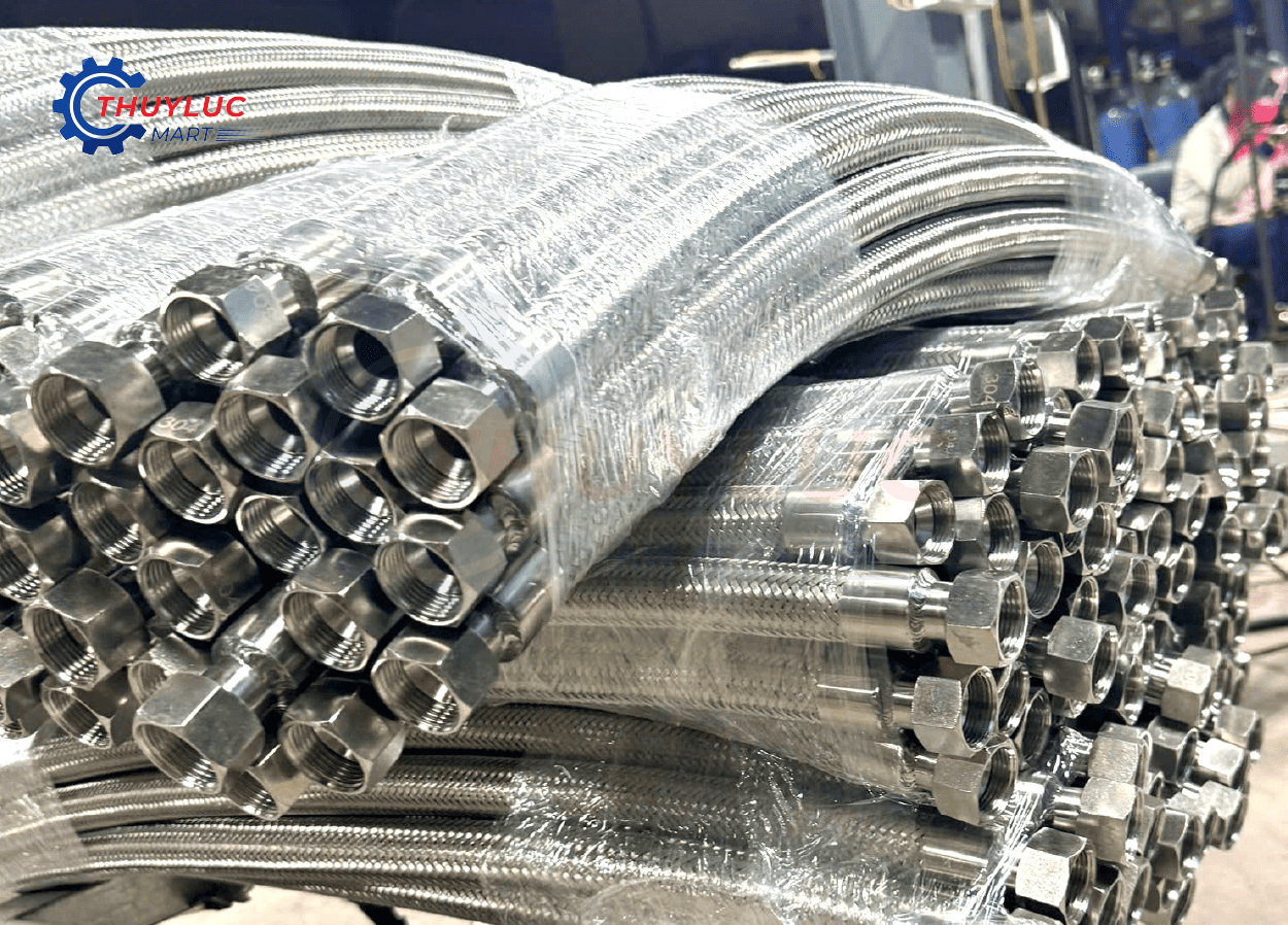 ống PTFE bọc inox gia công số lượng lớn tại Thủy Lực Mart